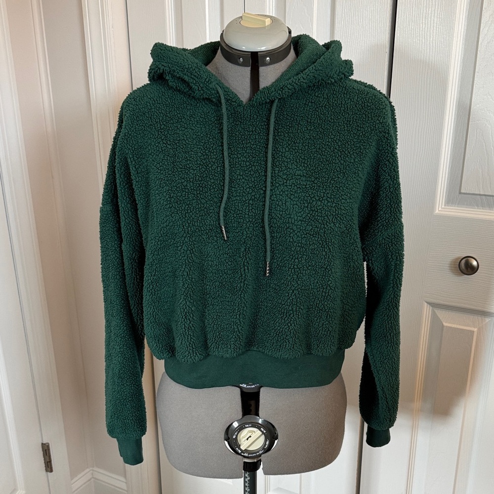 Adore Me Forest Green Women's Cropped Hoodie Sweater